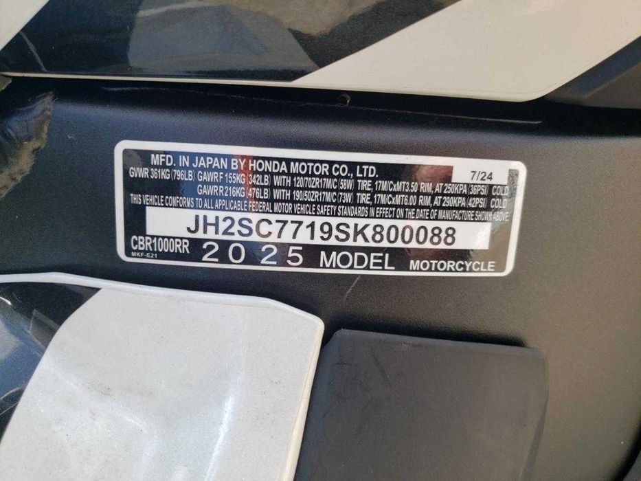 2025 HONDA CBR1000 RR