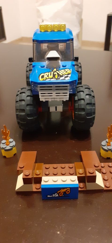 Monstertruck Lego City, zestaw 60180