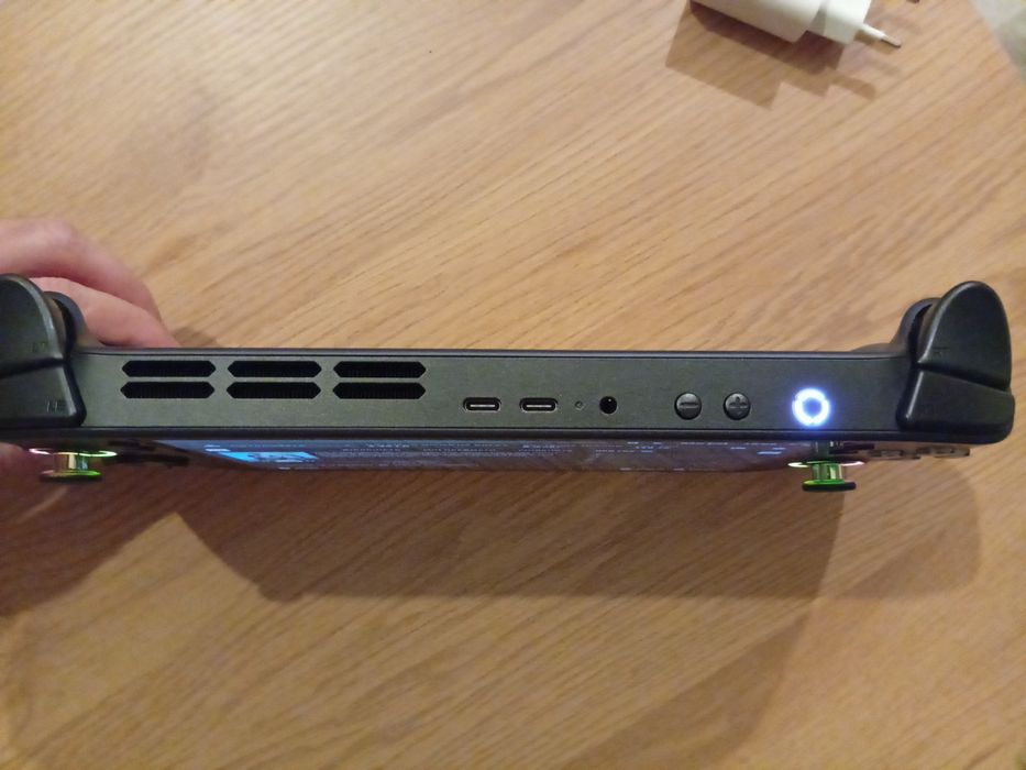 Lenovo legion go s 512 gb, z2go. Міні ноутбук