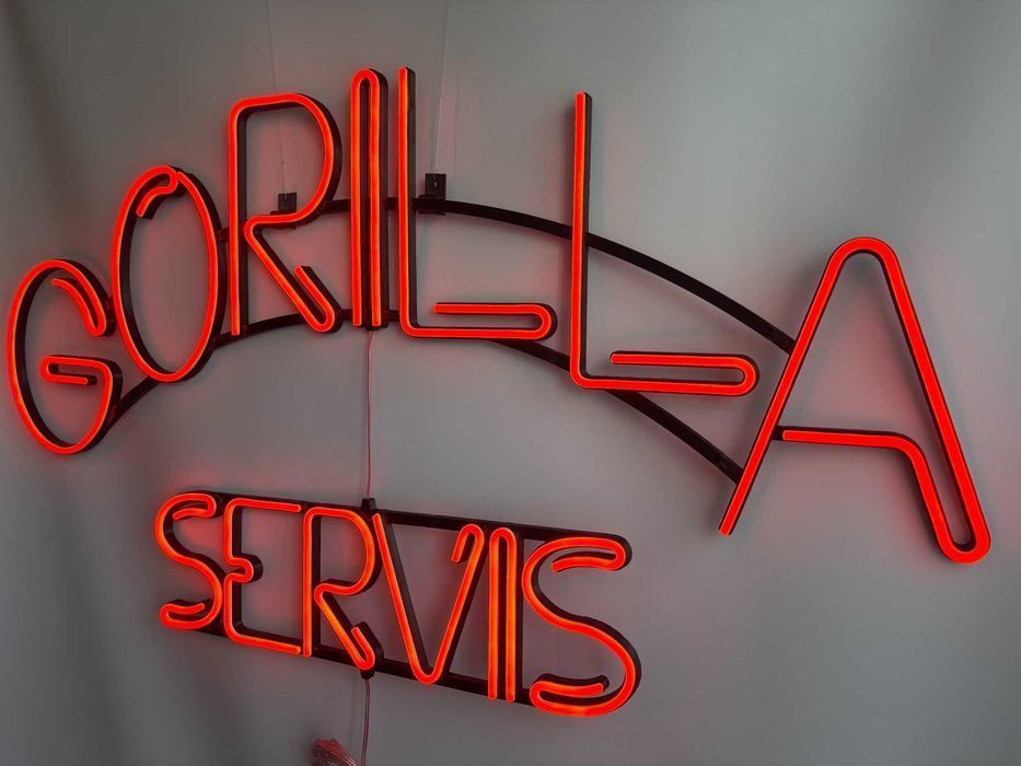 Неонова вивіска "Gorilla servis" помаранчева, 1050*475 мм