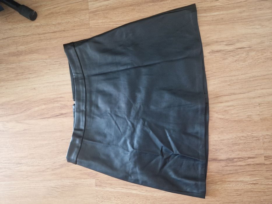 Rozkloszowana spódnica M