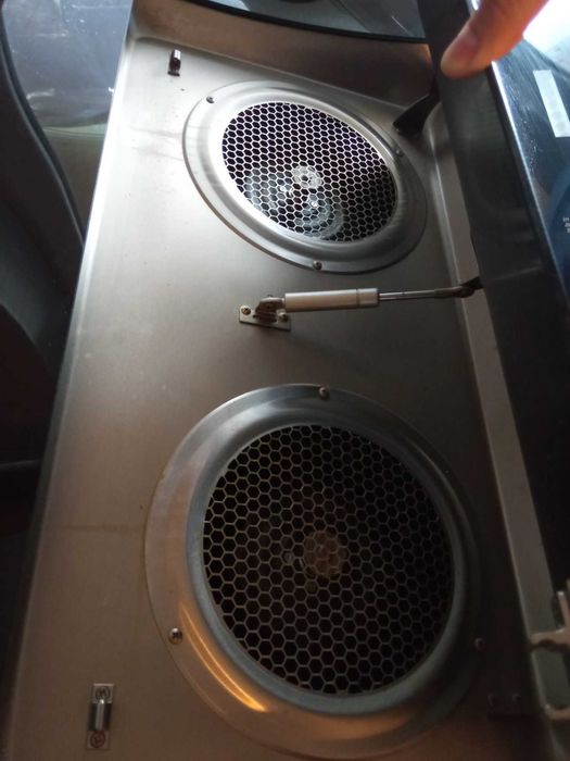 Вытяжка угловая сенсорная. Стекло. 2 мощных мотора.