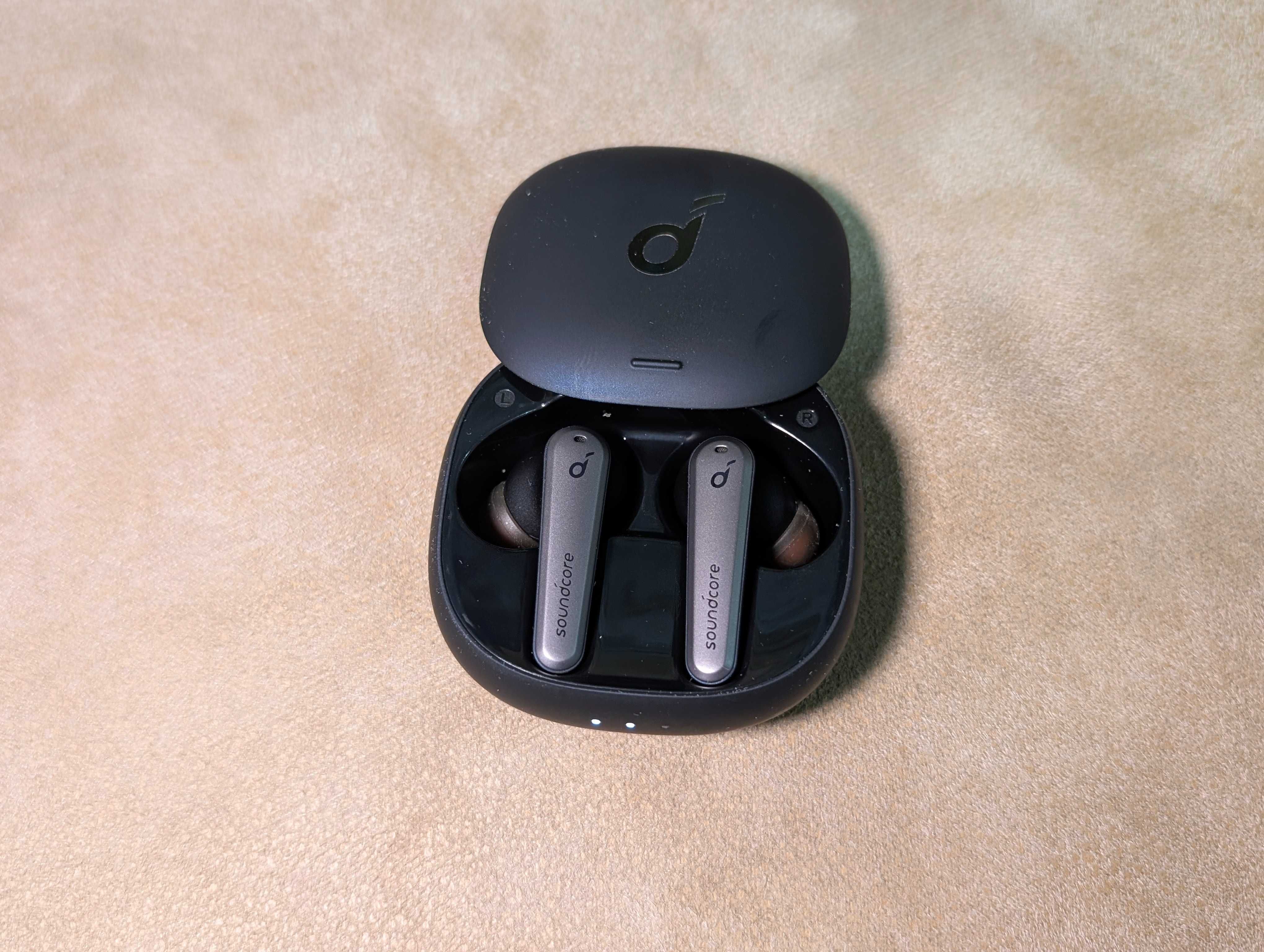Беспроводные наушники Anker Air 2 Pro | Новые (неисправен левый наушн)