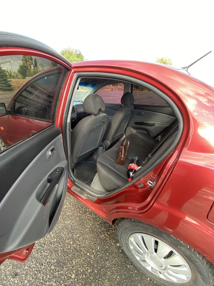 Kia rio 2 2011 року