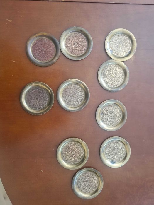 Podstawki pod szklanki z mosiądzu