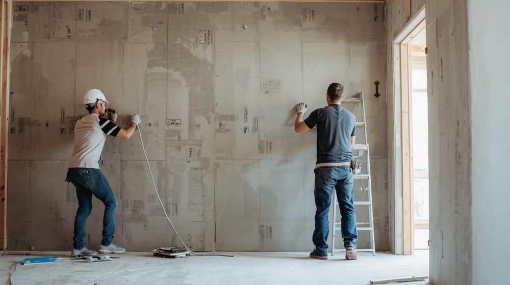 Wykonczenie wnetrz ( sufity podwieszane , adaptacja poddasza , tynki..