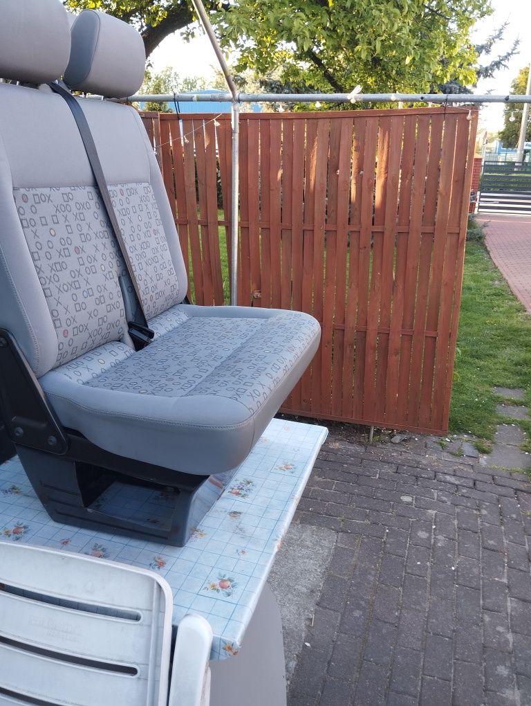 Fotele vw transporter T5 stan bdb