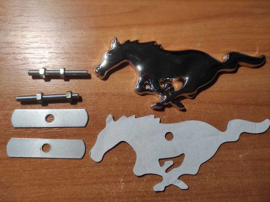 Хромированная эмблема на капот, решетку или багажник - Ford MUSTANG