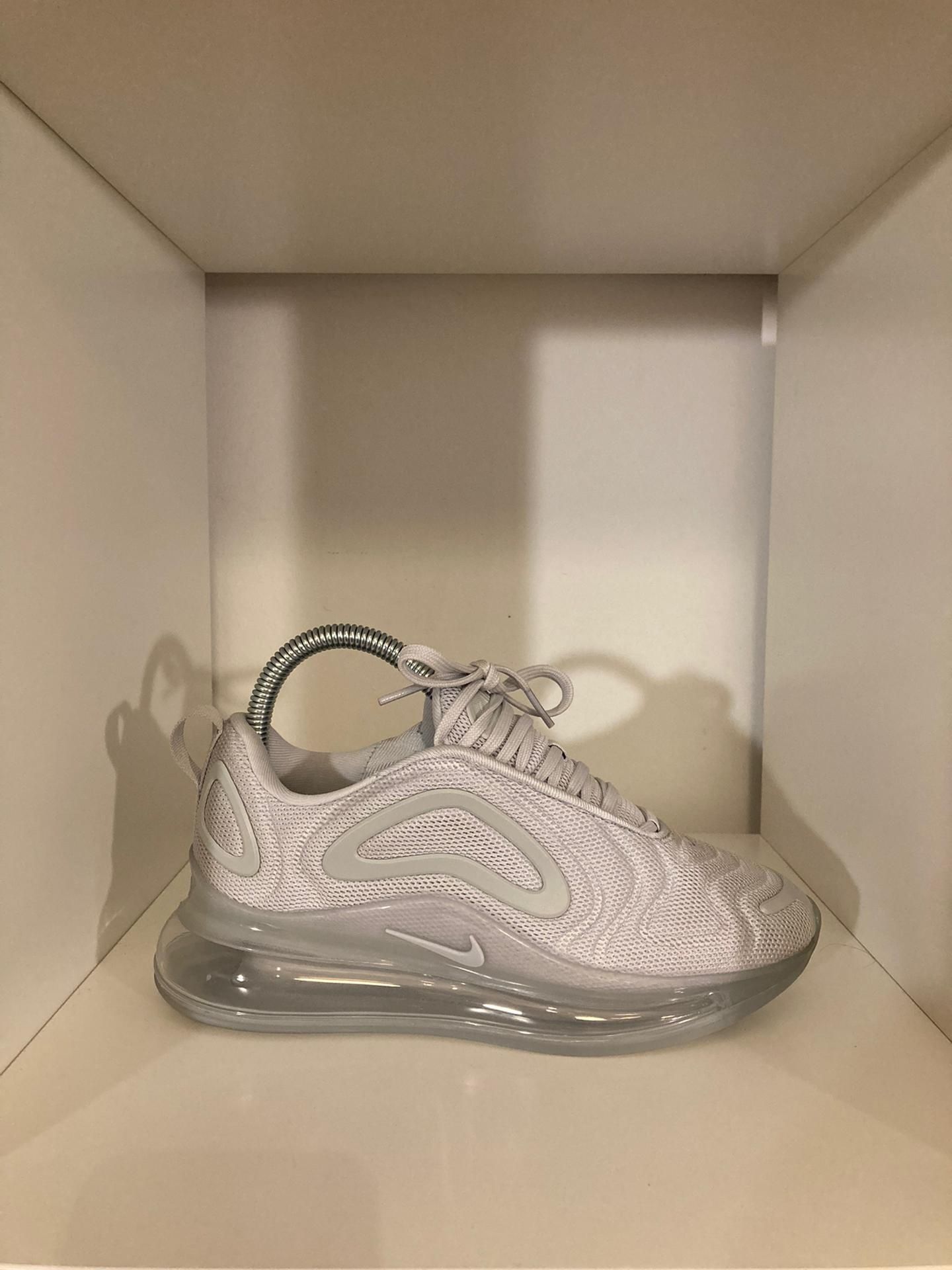 Nike Air Max 720 - Tamanho 36