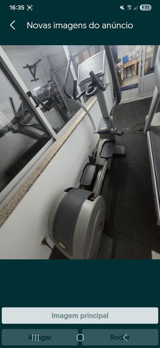 Elíptica profissional TECHNOGYM em prefeitas condições. 
Sem u