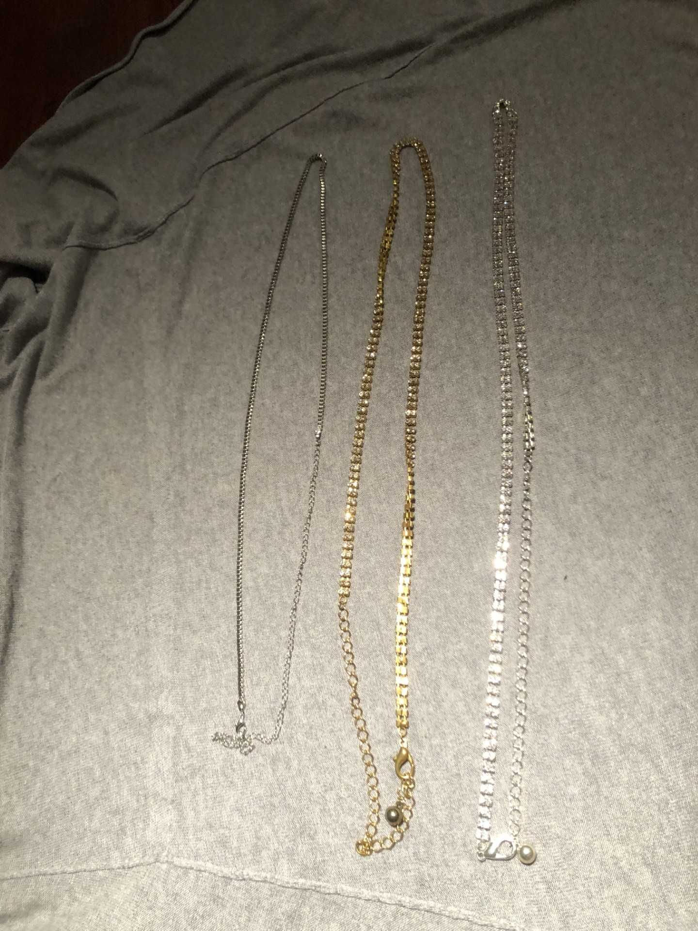 cintos  prateados e dourado  109 cm comprimento /102 cm o mais fininho