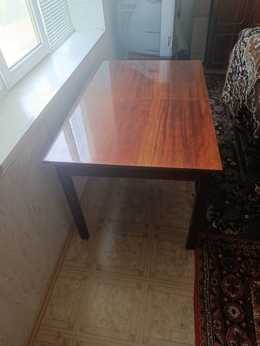 Продам гостьовий стіл