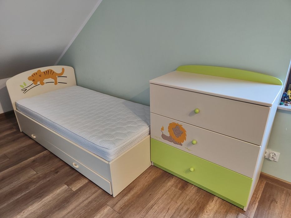 Komoda, łóżko meblik safari