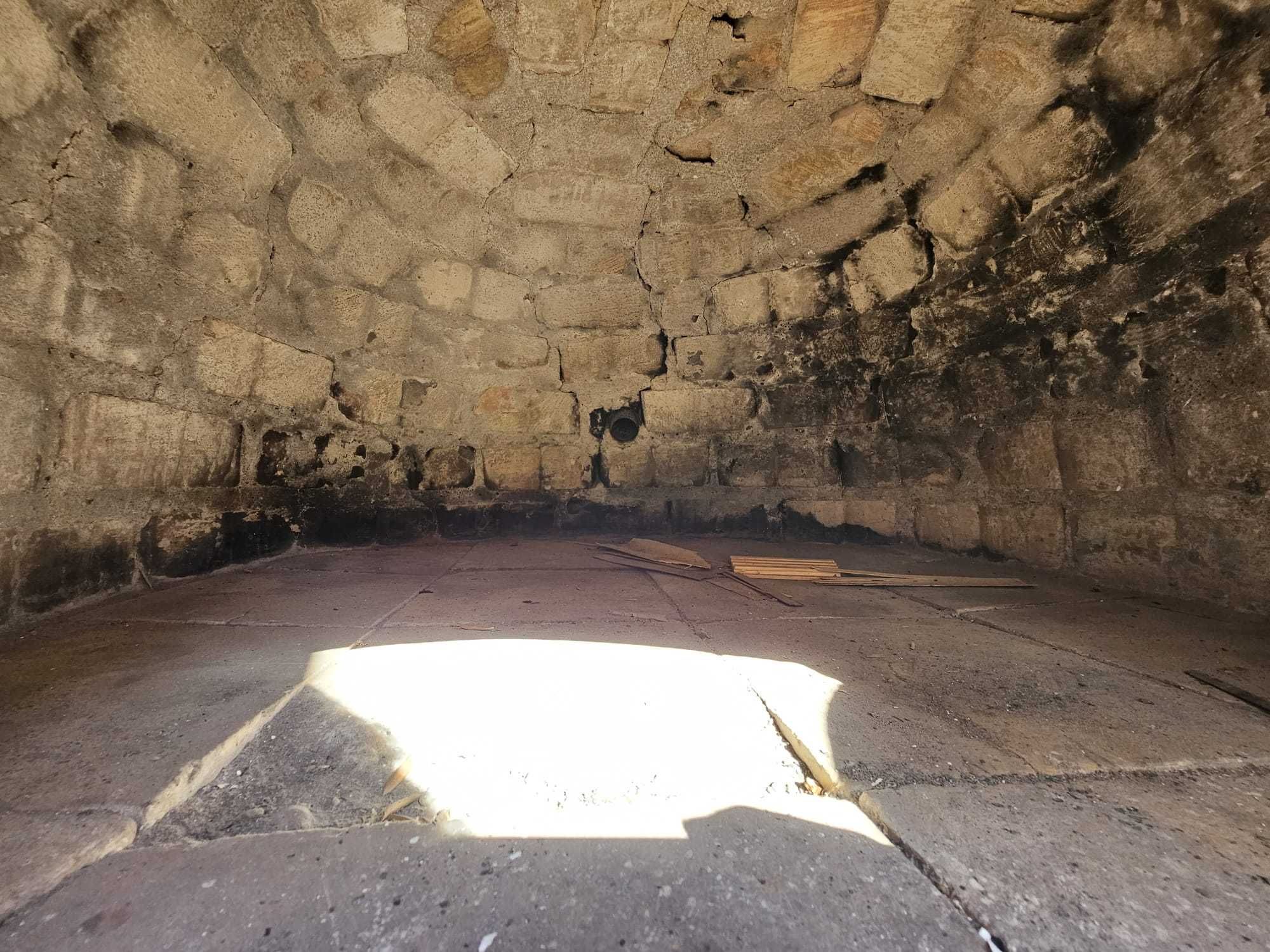 Brick oven for baking bread - Forno de pao