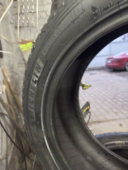 Колеса/резина/гума 235/45R18 Michelin crossclimate 2