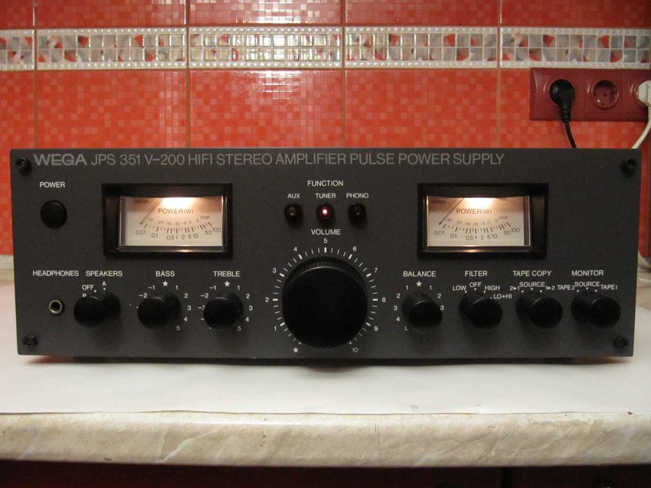 ДОБРОТНИЙ Підсилювач від SONY - Wega JPS 351V-130 HI-FI *Gold Vintage