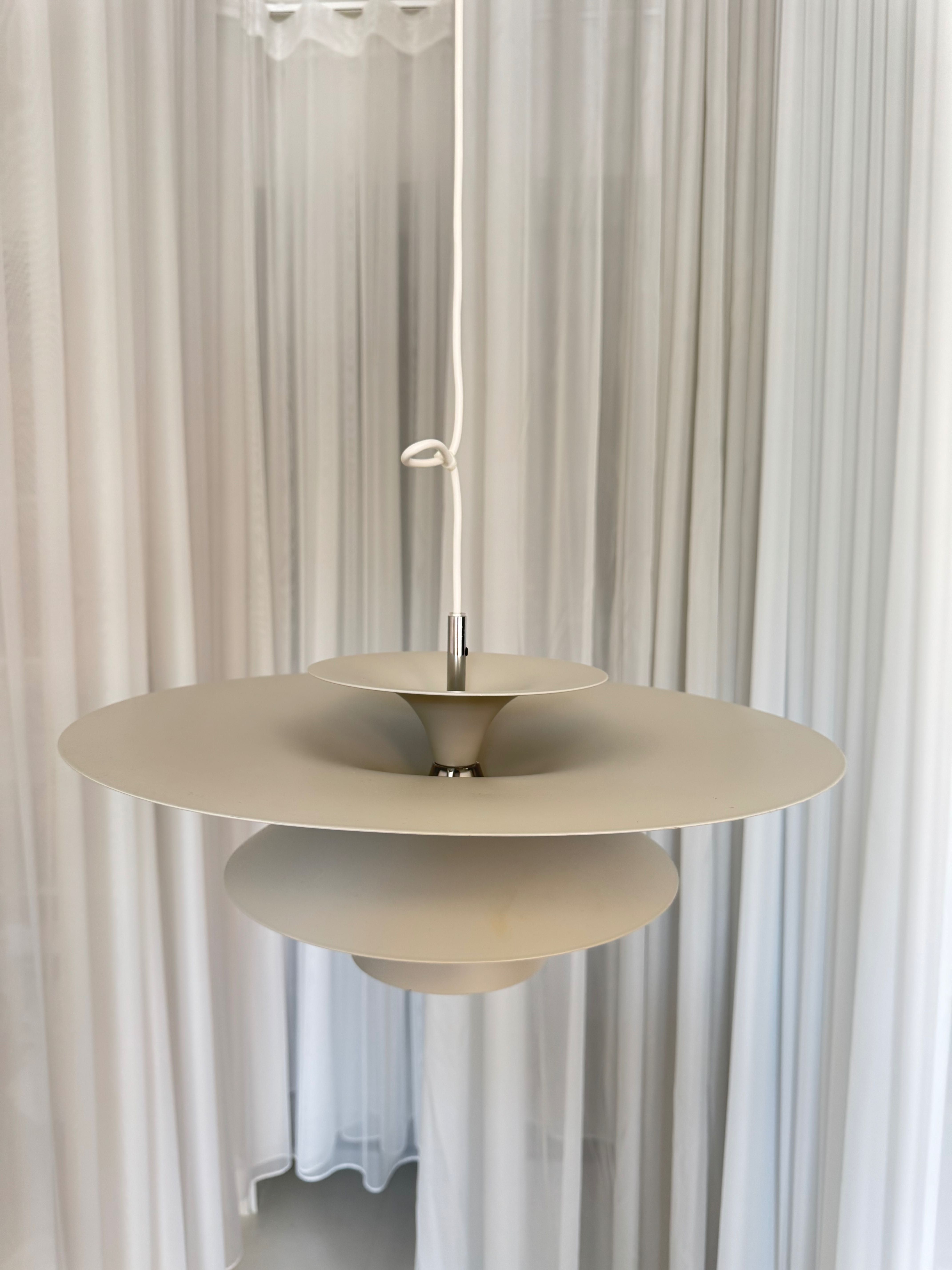 Lampa sufitowa Belid Picasso
Ponadczasowy skandynawski design