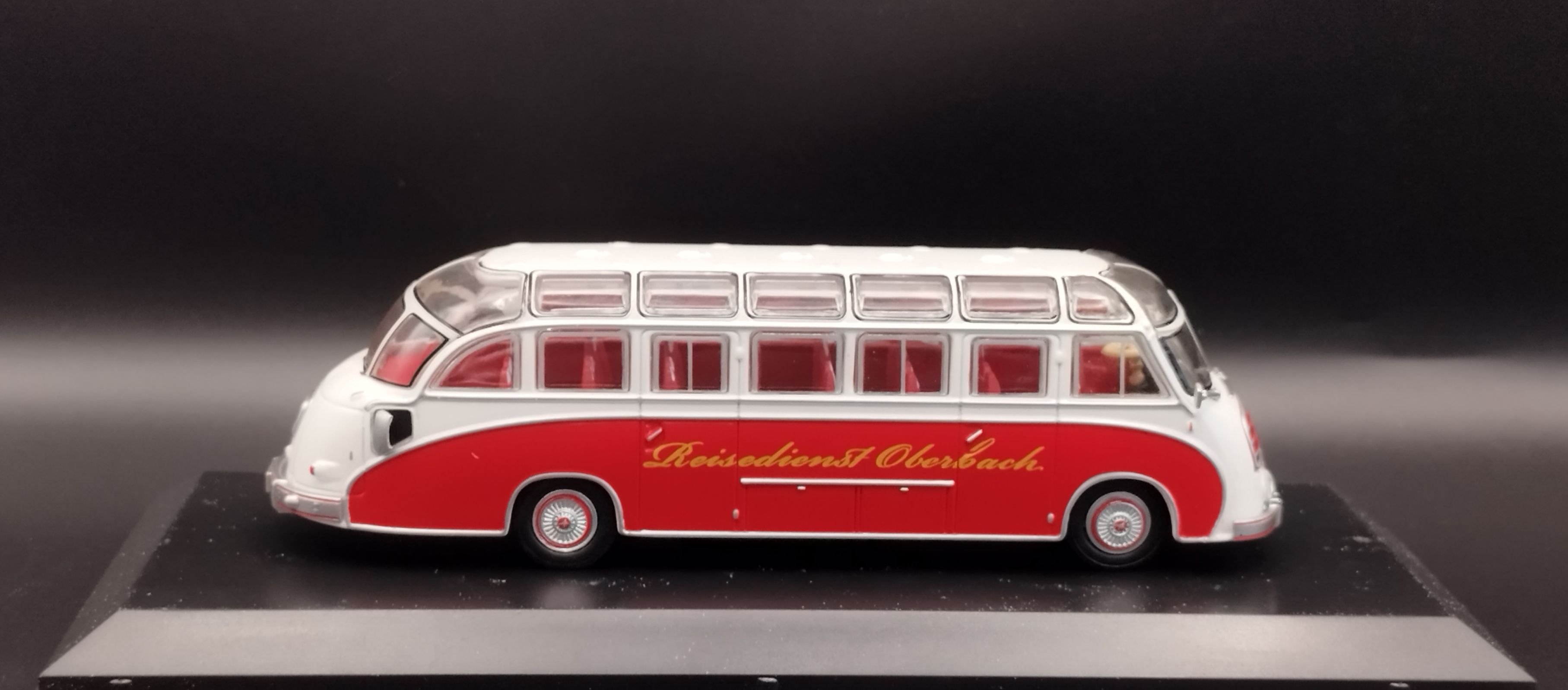 1:72 Atlas BUS Kassbohrer Setra S8  model nowy