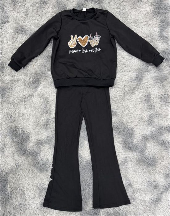 Пакет речей на дівчинку 7-8 років (костюм, светр, джинси , худі)