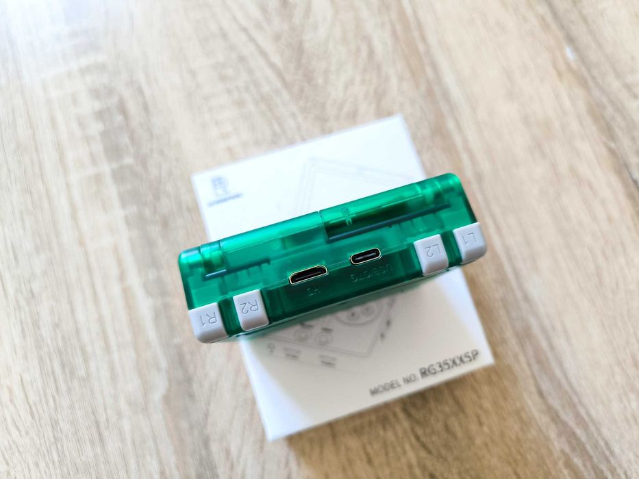 Anbernic RG35XX SP ! Уникальная консоль раскладушка !