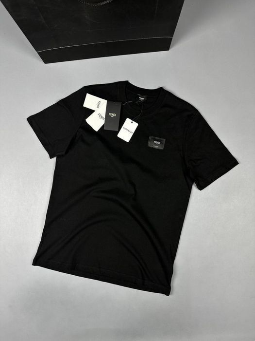 Hugo Boss мужская брендовая футболка  чёрная белая