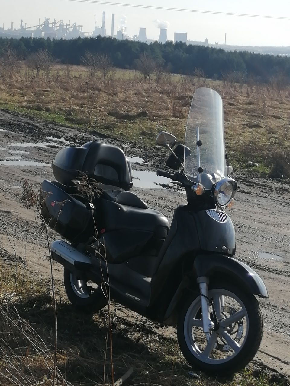 Piękna Aprilia scarabeo 125 (150)