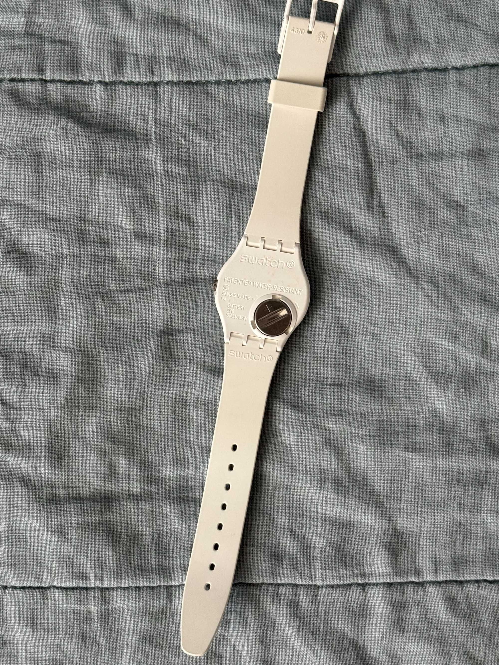 Biały zegarek Swatch z bioceramiką, Spot Time White