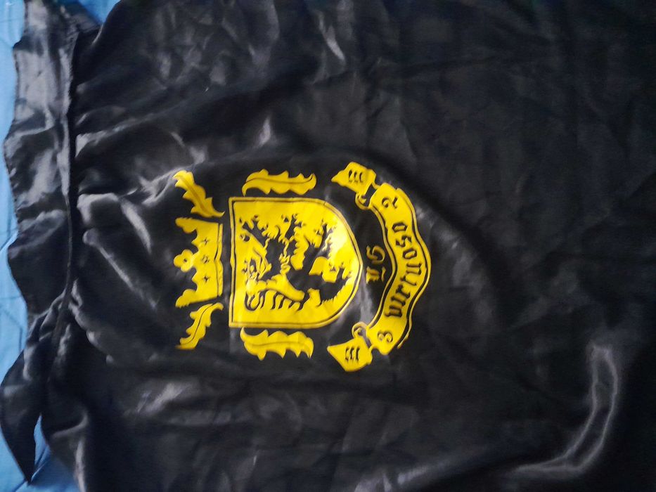 Capa, espada e escudo