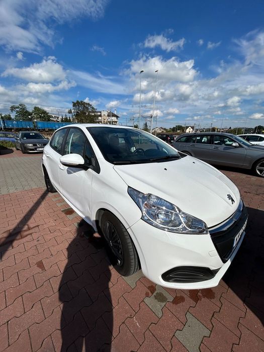 Peugeot 208 Peugeot 208 1.6 BlueHdi Active