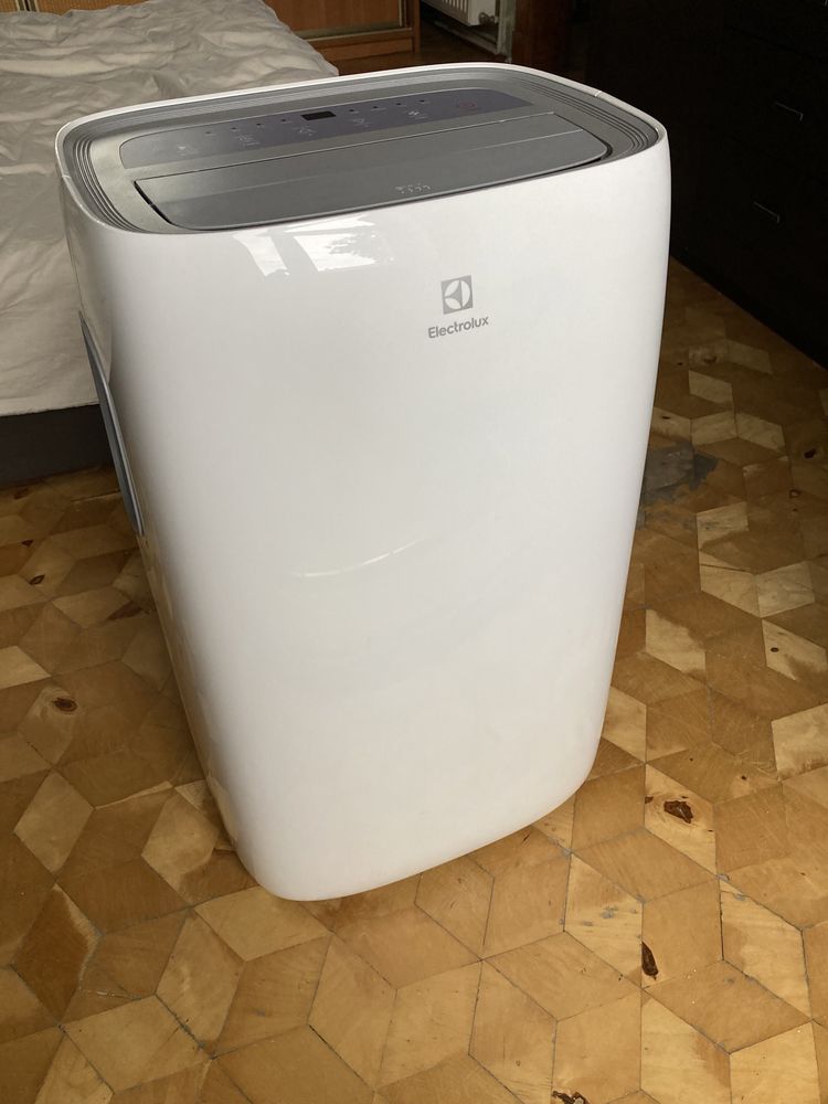 Klimatyzator Electrolux jak nowy plus gratis.