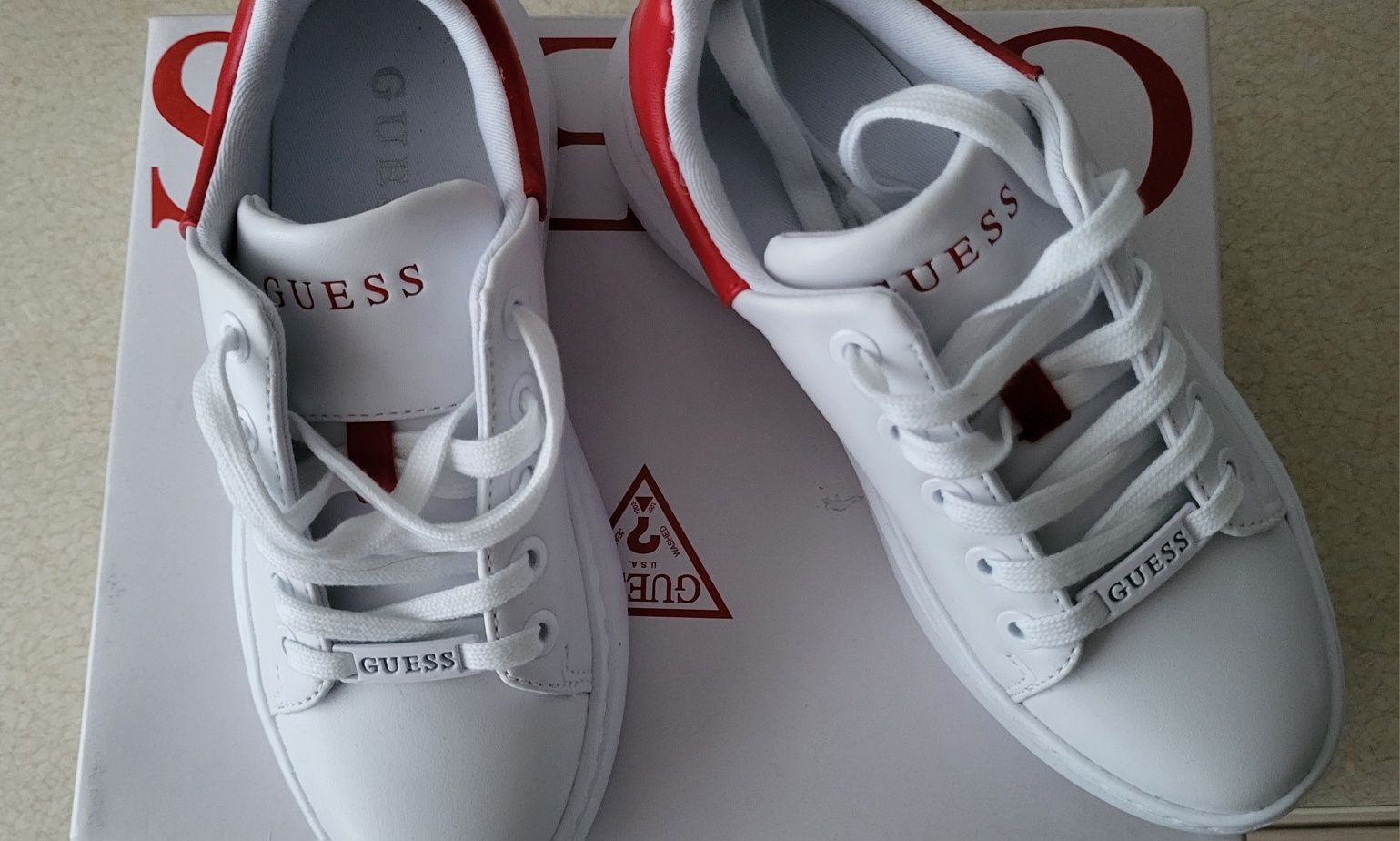 Sneakersy GUESS rozmiar 36