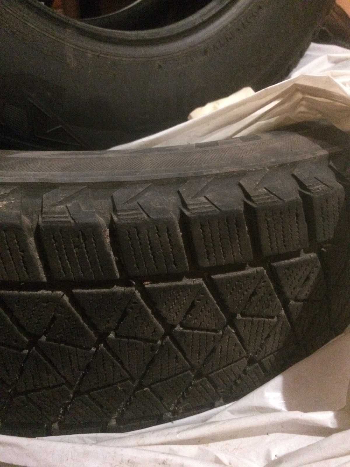 Зимові шини резина Bridgestone Blizzak DM-V2 215/70 R16 100S