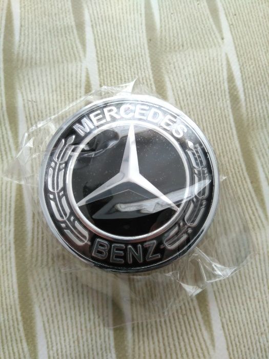 Emblema Mercedes para capô