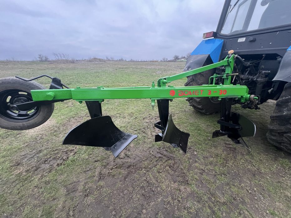 Продам плуг Бомет 3-30