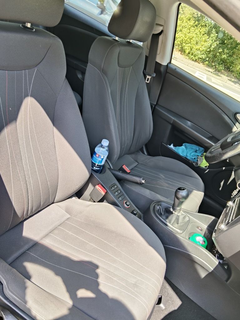 SEAT Leon 1.6 TDI 105 CV