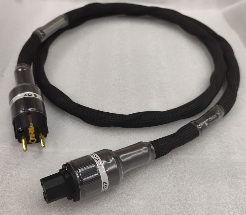 Силовой кабель Synergistic Research Foundation 10AWG   1.8 м