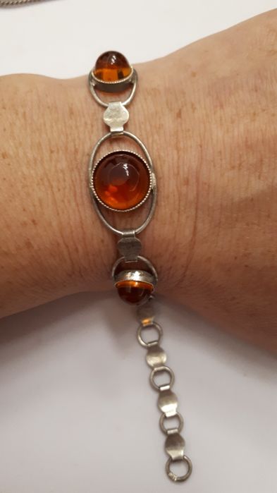 Bransoletka srebrna z bursztynami