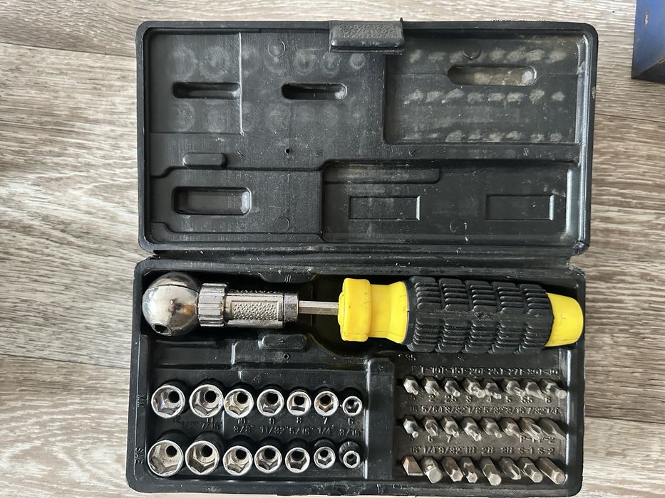 Набір інструментів. Інструменти для авто. Два набори