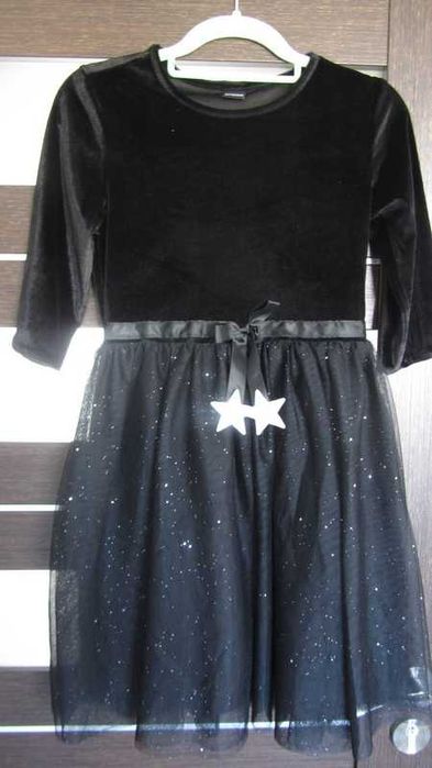 Czarna sukienka dla dziewczynki 140 146 strojna tiulowa