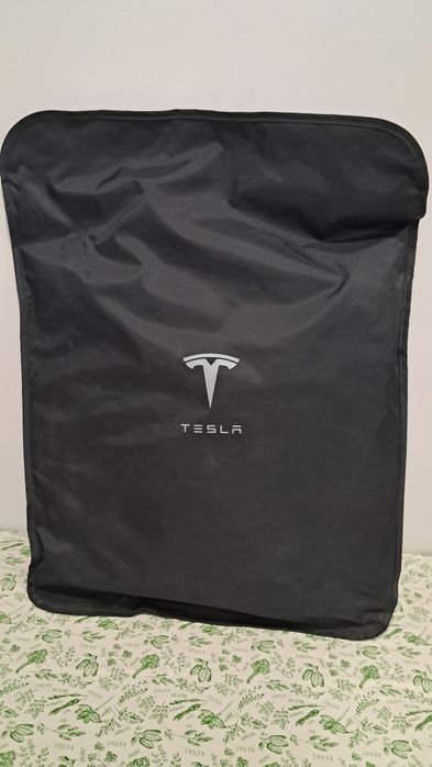 Шторка сонцезахисна