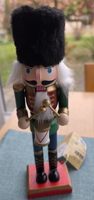 Figurka świąteczna dziadek do orzechów 26 cm