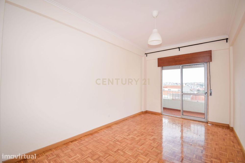 Excelente Oportunidade | T3 no Casal de São Brás, a 850m da CP Amadora