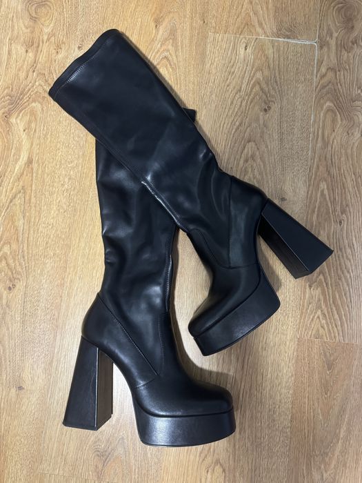 Демісезоні шкіряні ботфорти до коліна