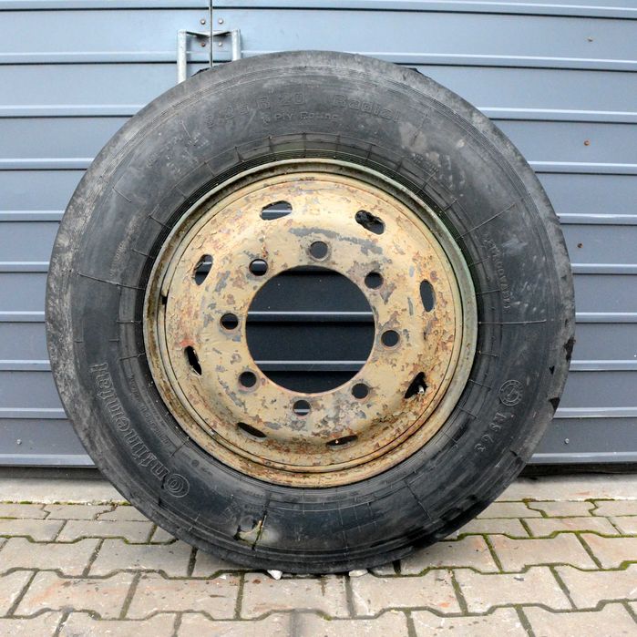 Opona Continental 8.25 R20 z felgą