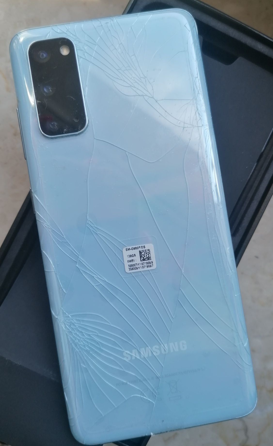 Samsung Galaxy s20 uszkodzony