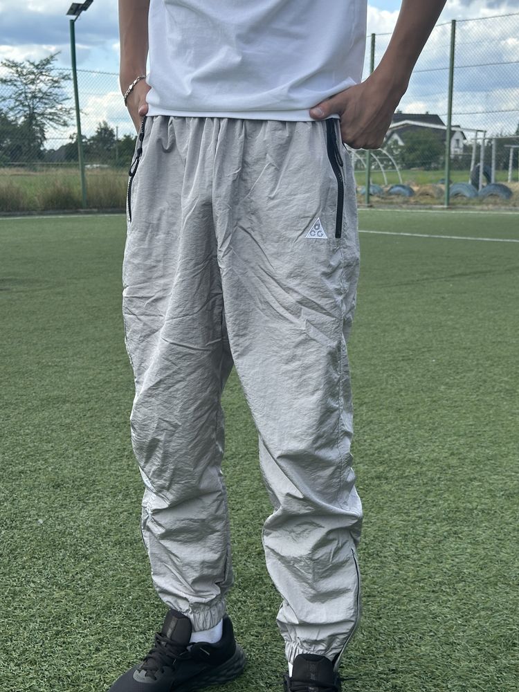 Штани Nike ACG.