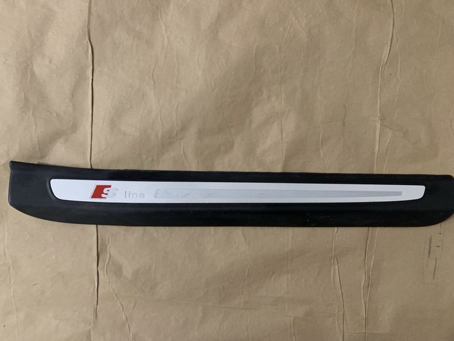 Накладка внутрішня на поріг audi Q7 4L s-line 4L0853373F передня права