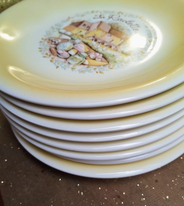 Lote de 8 pratos feitos na Itália