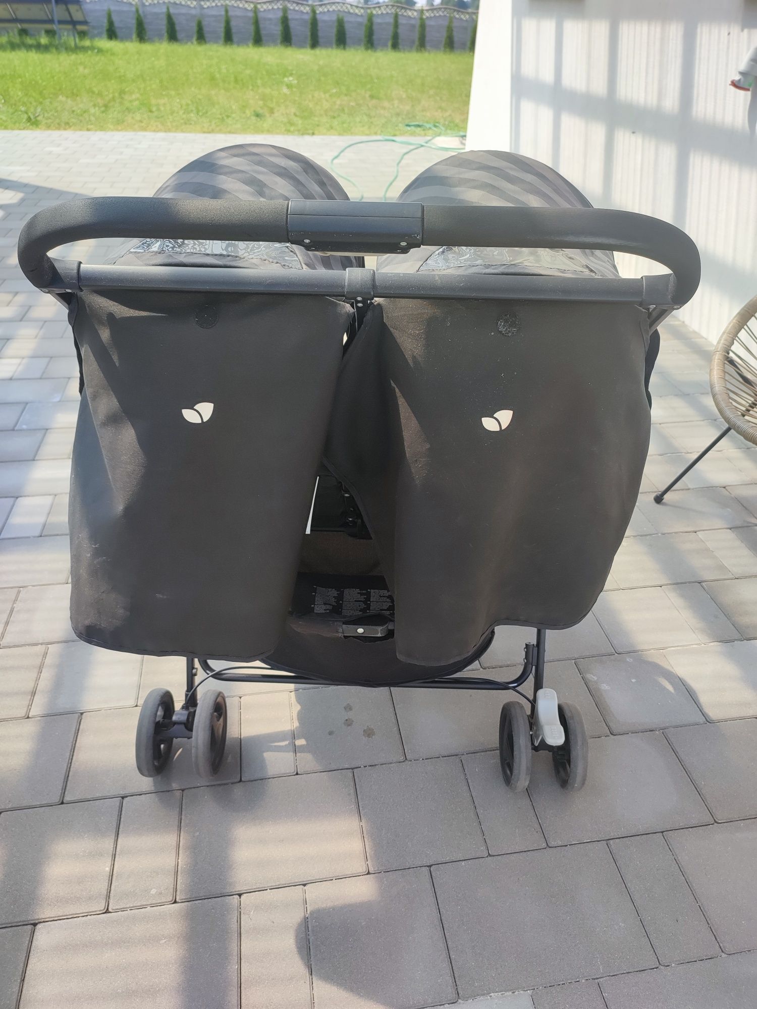 Wózek spacerowy bliźniaczy