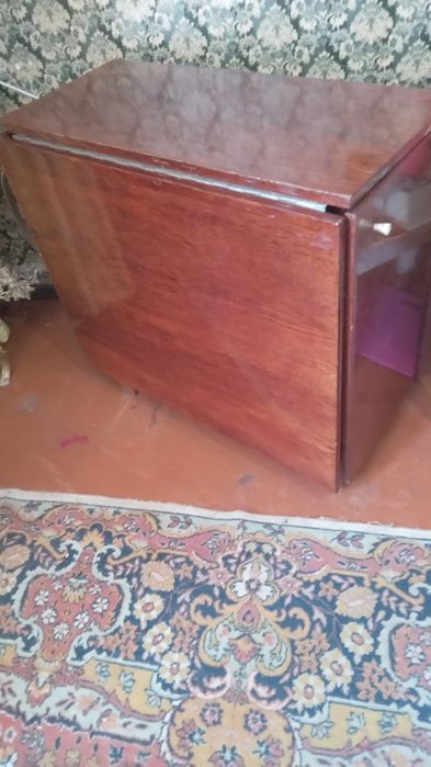 Продаю стол-книжка,раскладной